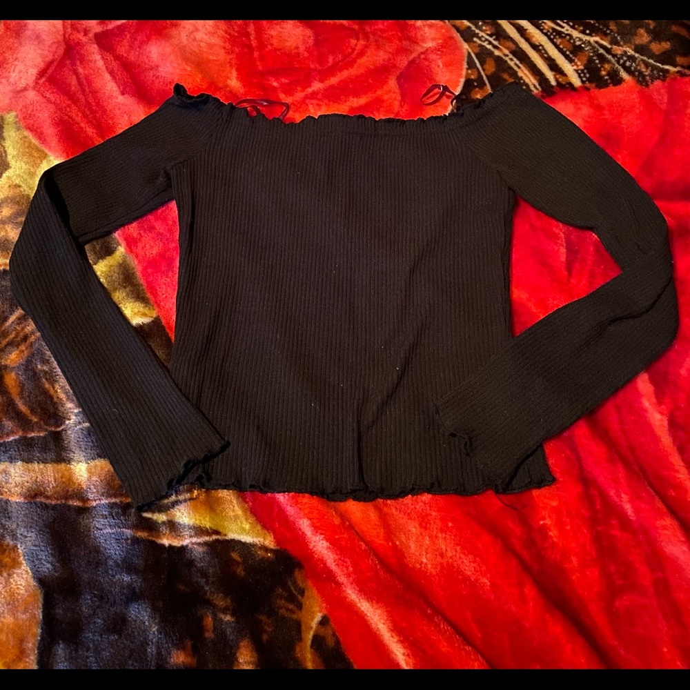 Black long sleeve off shoulder shirt
